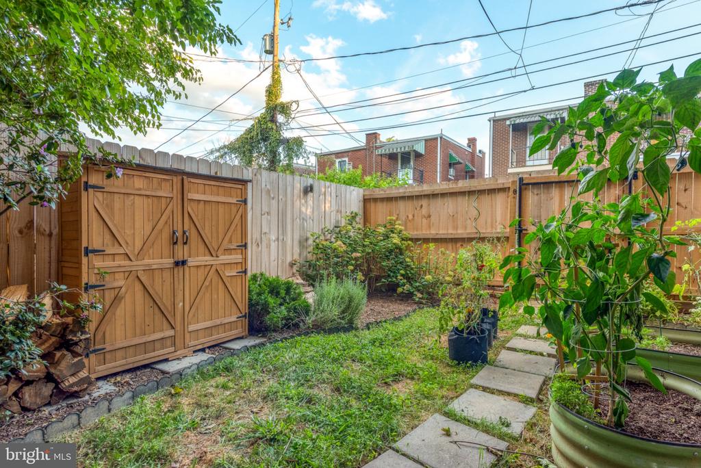 832 3RD STREET