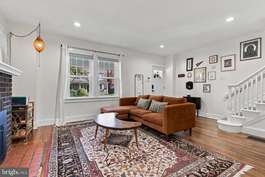 832 3RD STREET