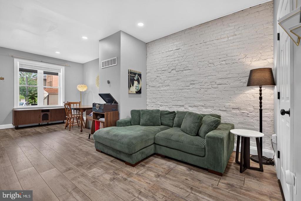 235 GREEN STREET