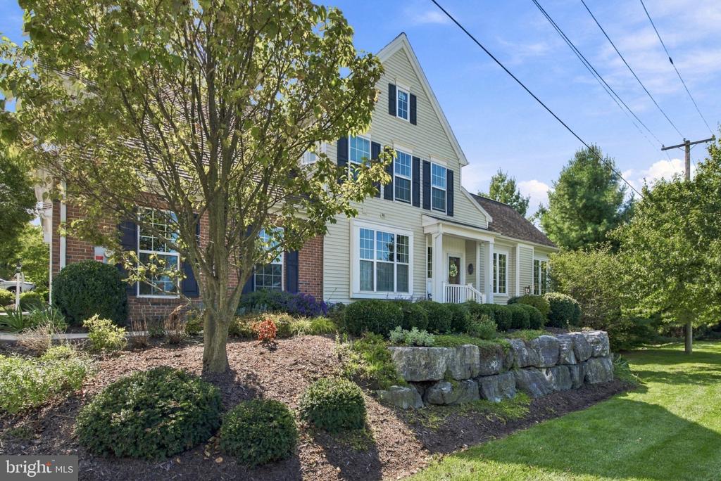 203 STEEPBANK ROAD