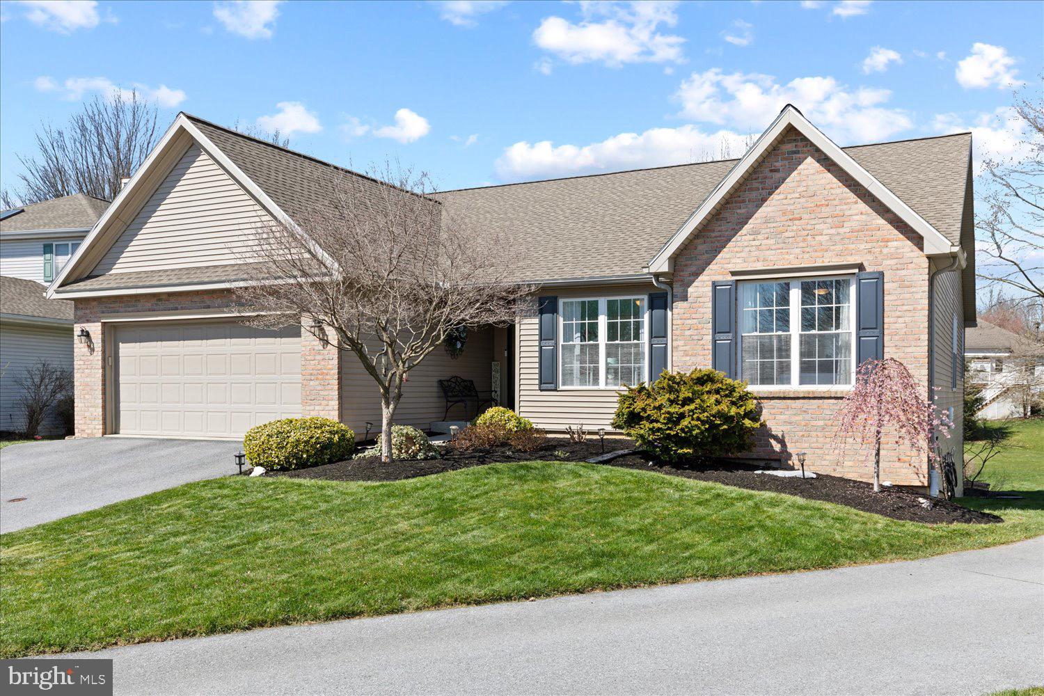 606 PONDSIDE LANE