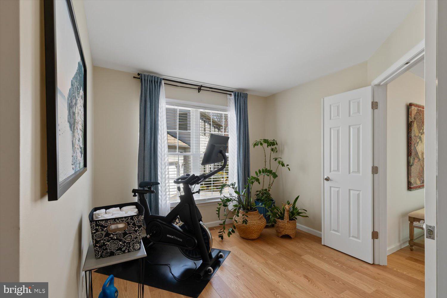 606 PONDSIDE LANE