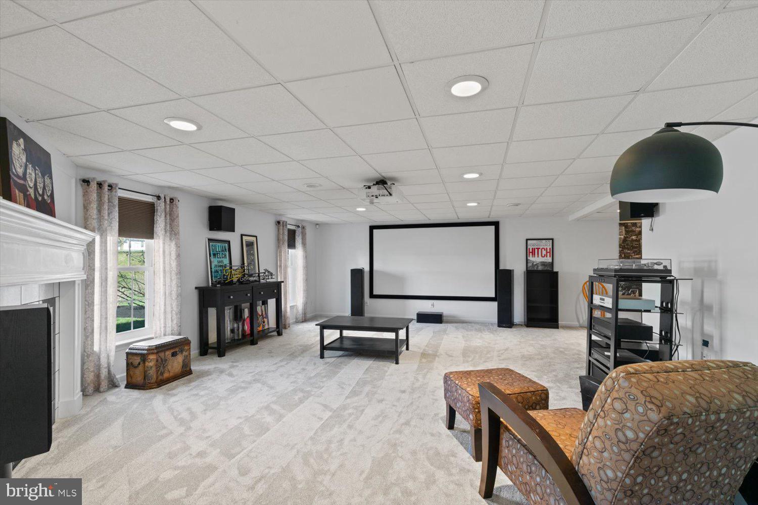 606 PONDSIDE LANE