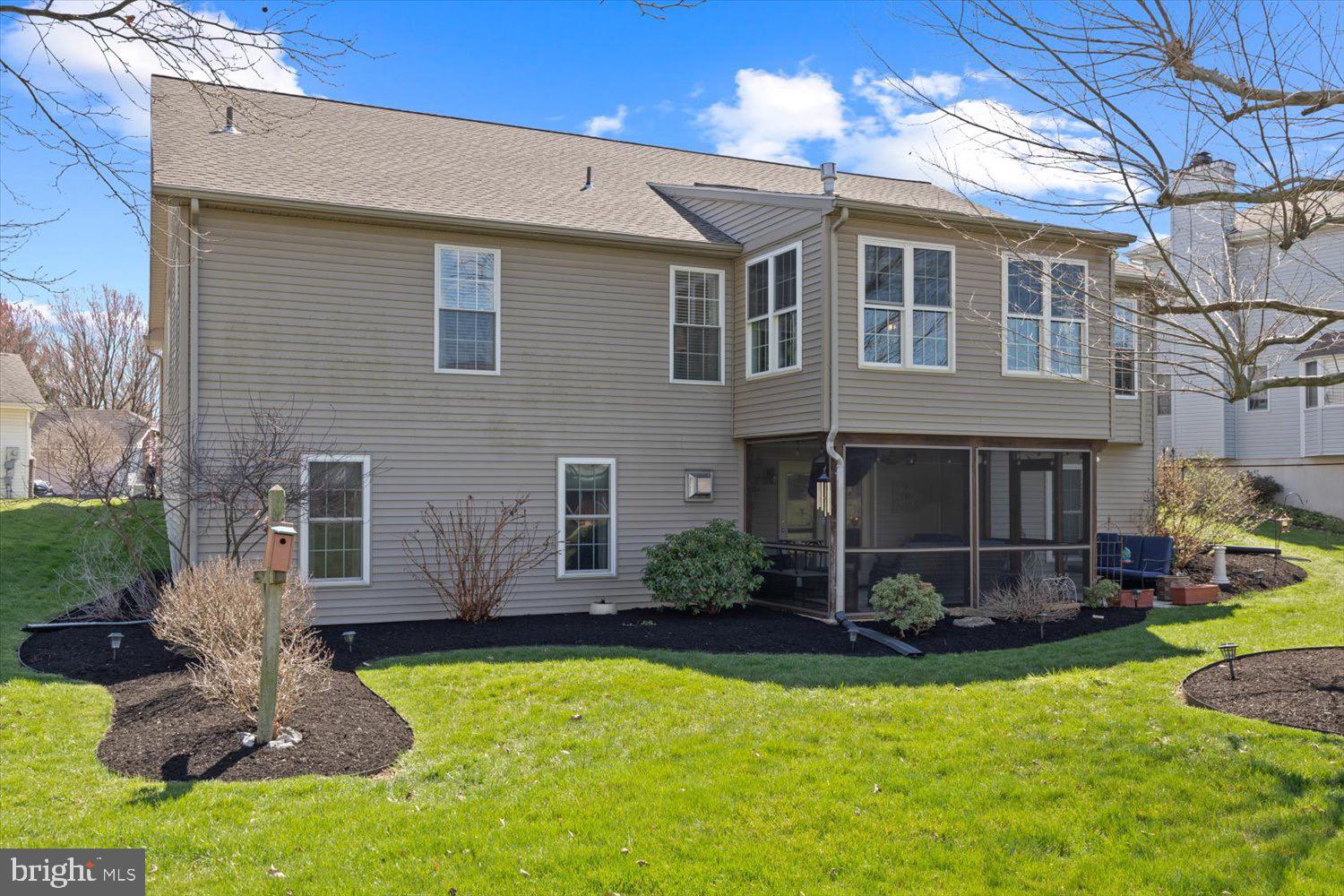 606 PONDSIDE LANE