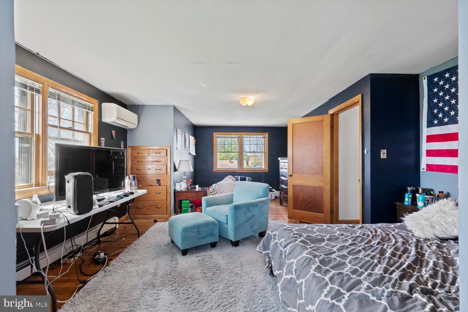 201 W WALNUT STREET