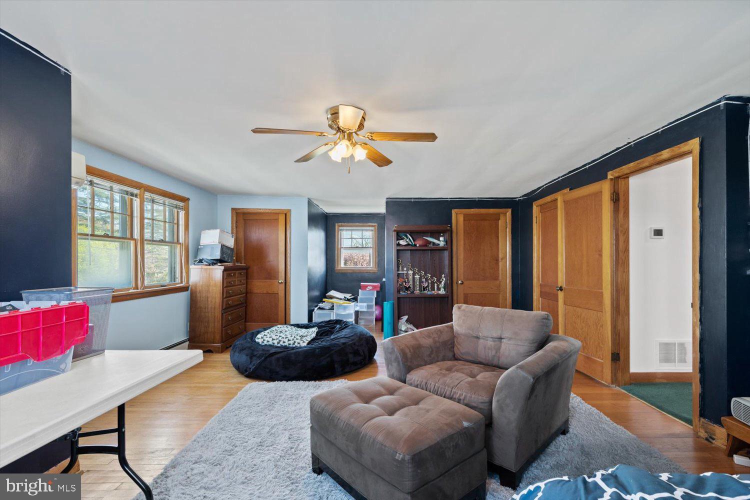 201 W WALNUT STREET