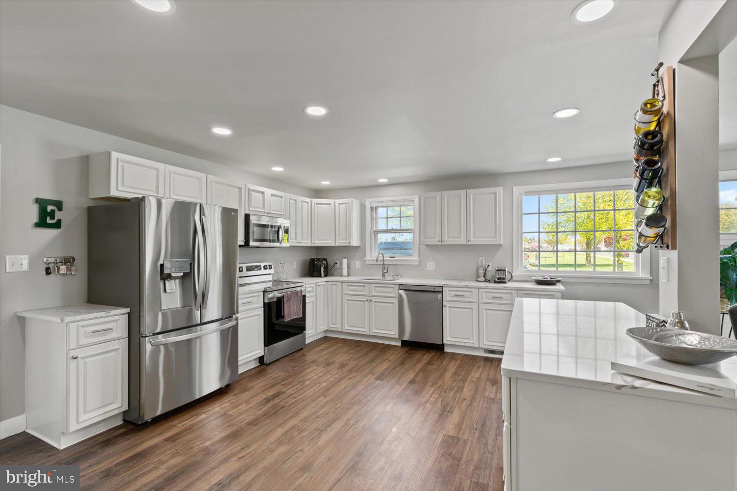 201 W WALNUT STREET