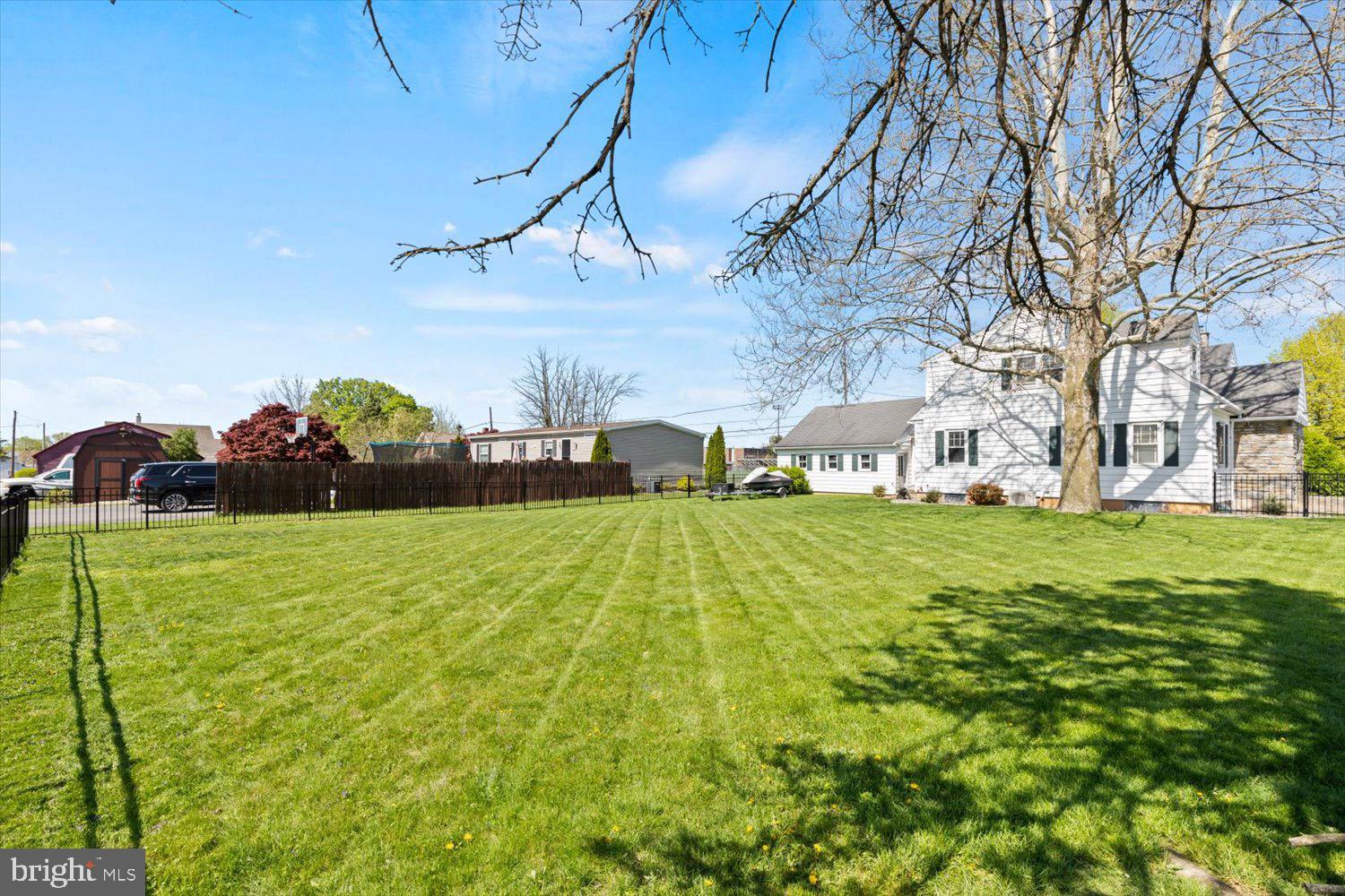 201 W WALNUT STREET
