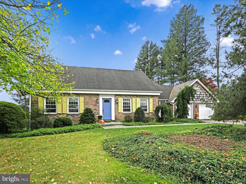 11 JULIADA DRIVE