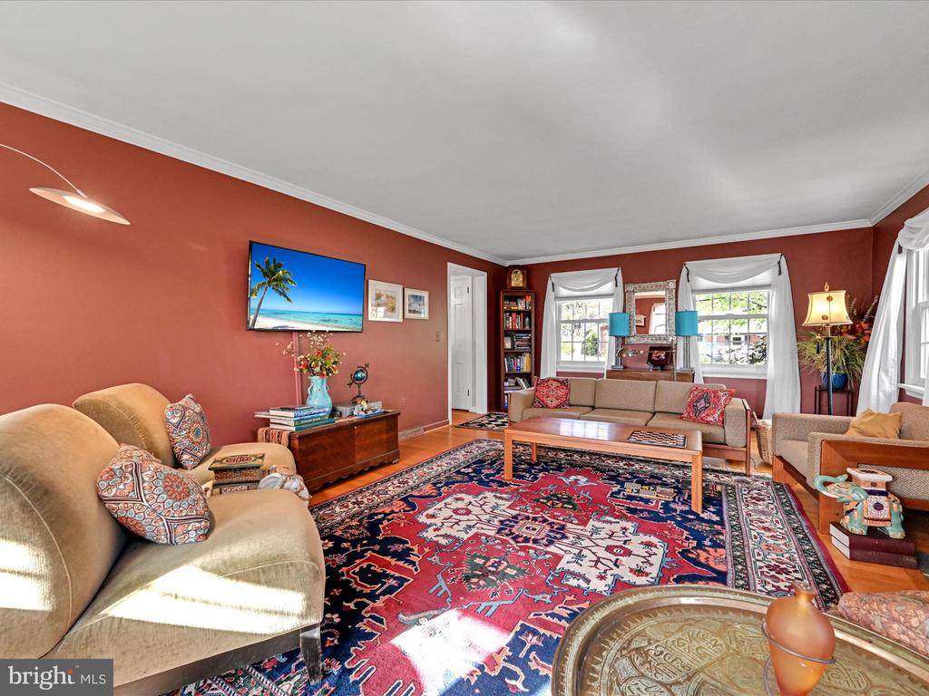 11 JULIADA DRIVE