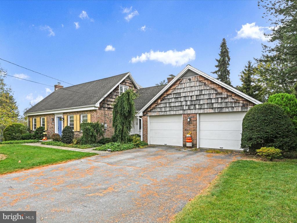 11 JULIADA DRIVE