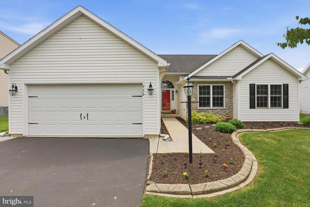 336 FENCEPOST LN