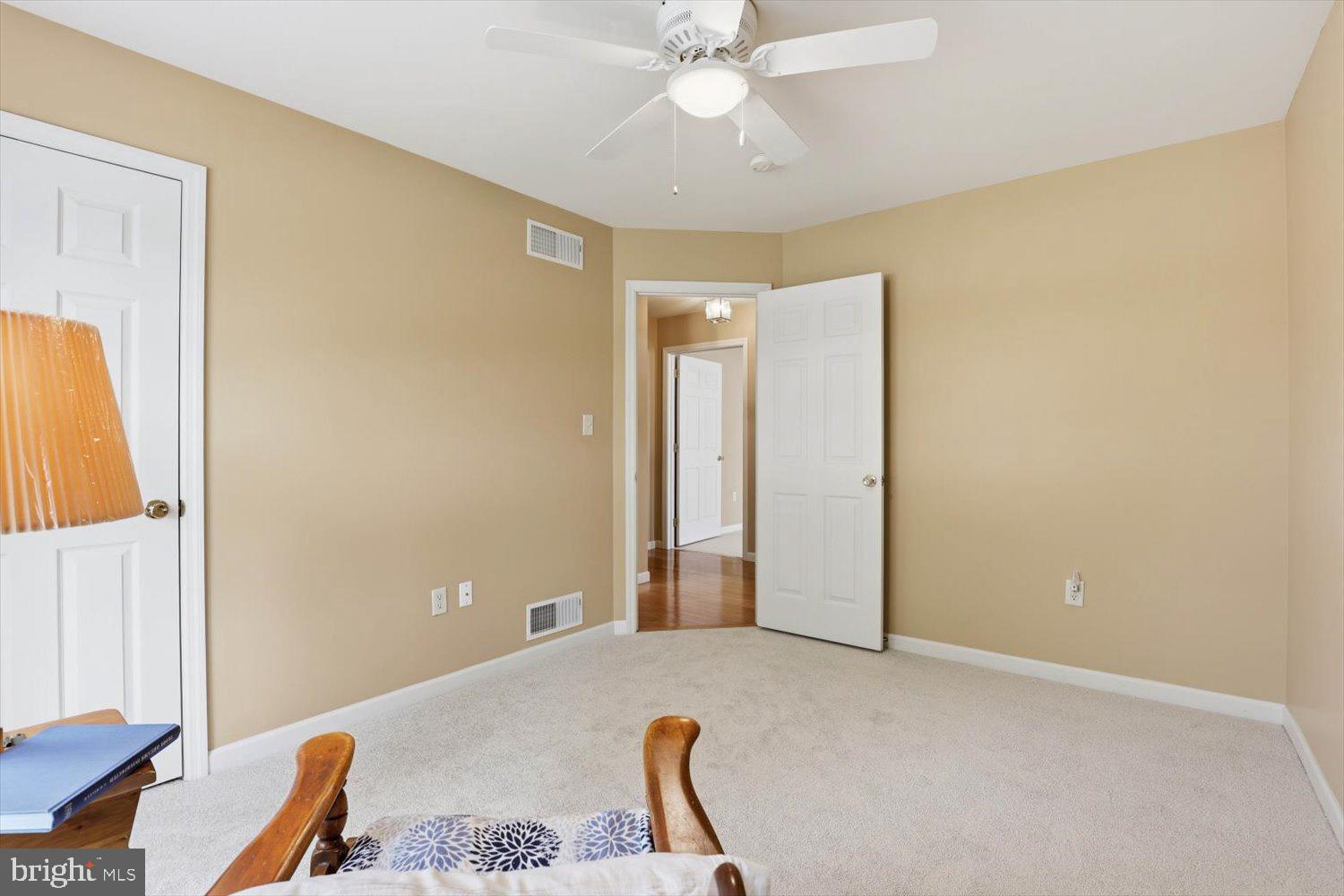 336 FENCEPOST LN