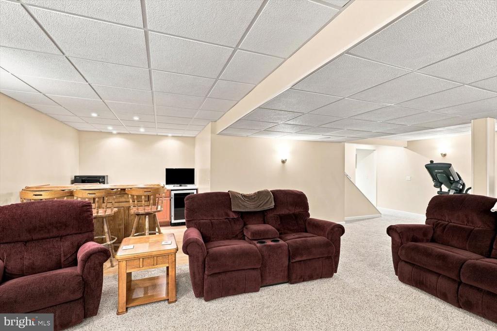 25 LEXINGTON DR