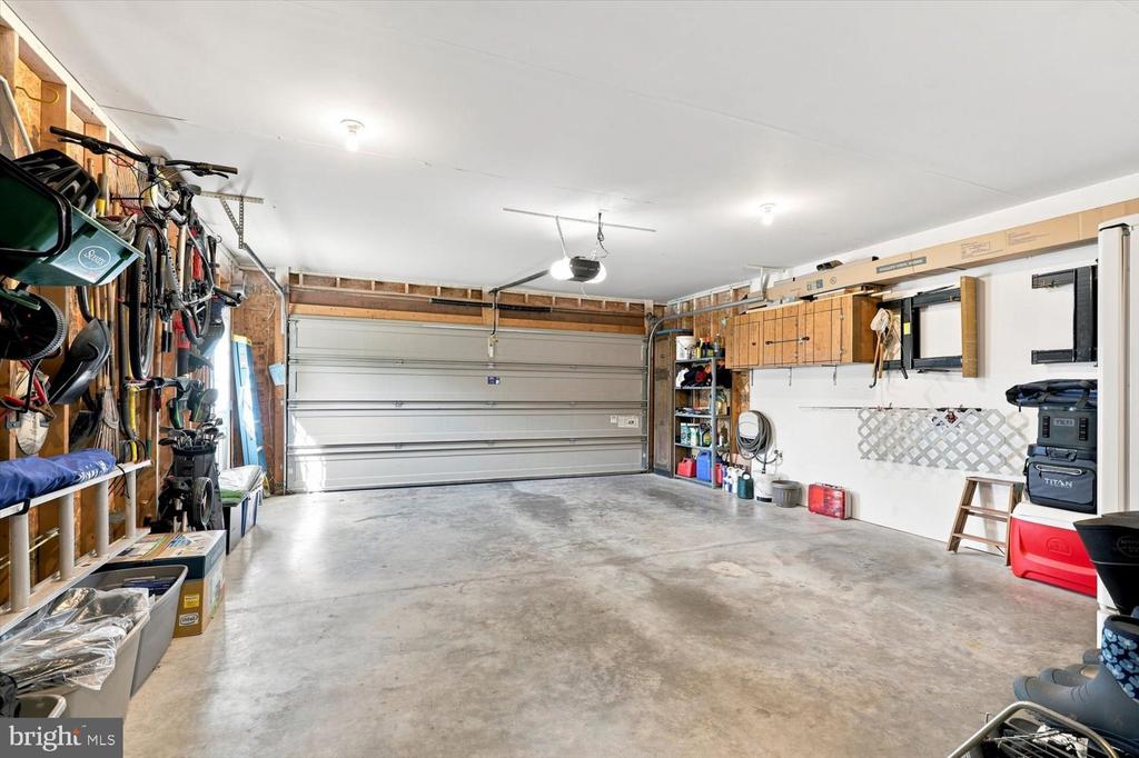 25 LEXINGTON DR