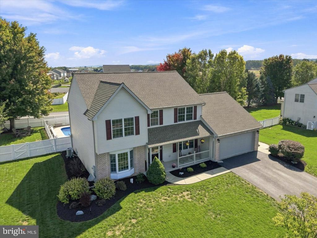 25 LEXINGTON DR
