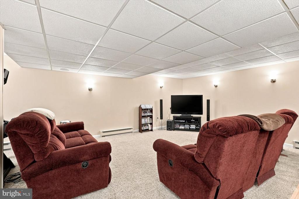 25 LEXINGTON DR