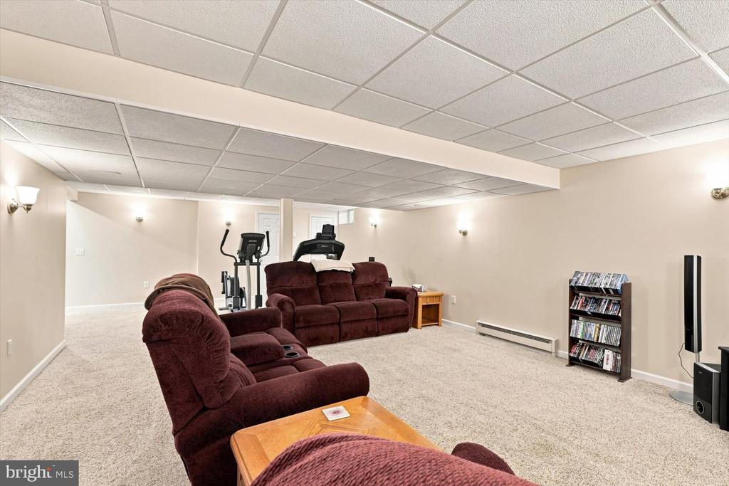 25 LEXINGTON DR