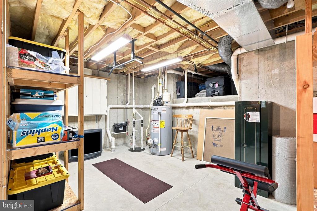 25 LEXINGTON DR
