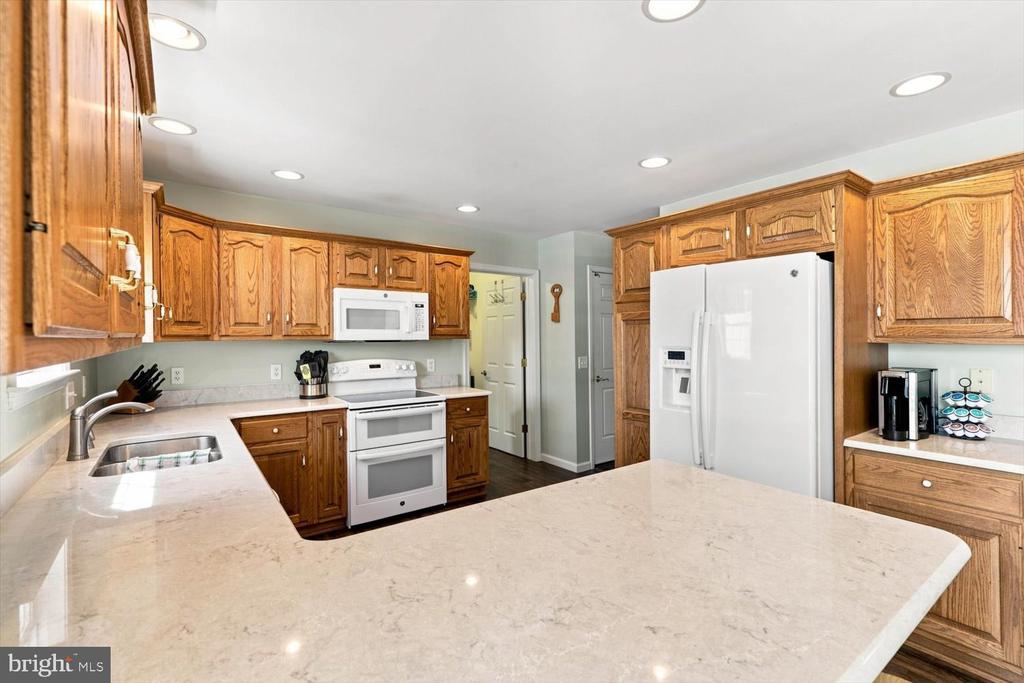25 LEXINGTON DR