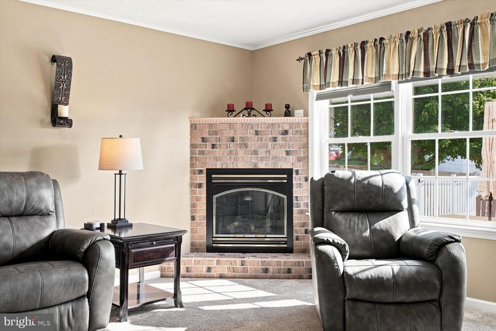 25 LEXINGTON DR
