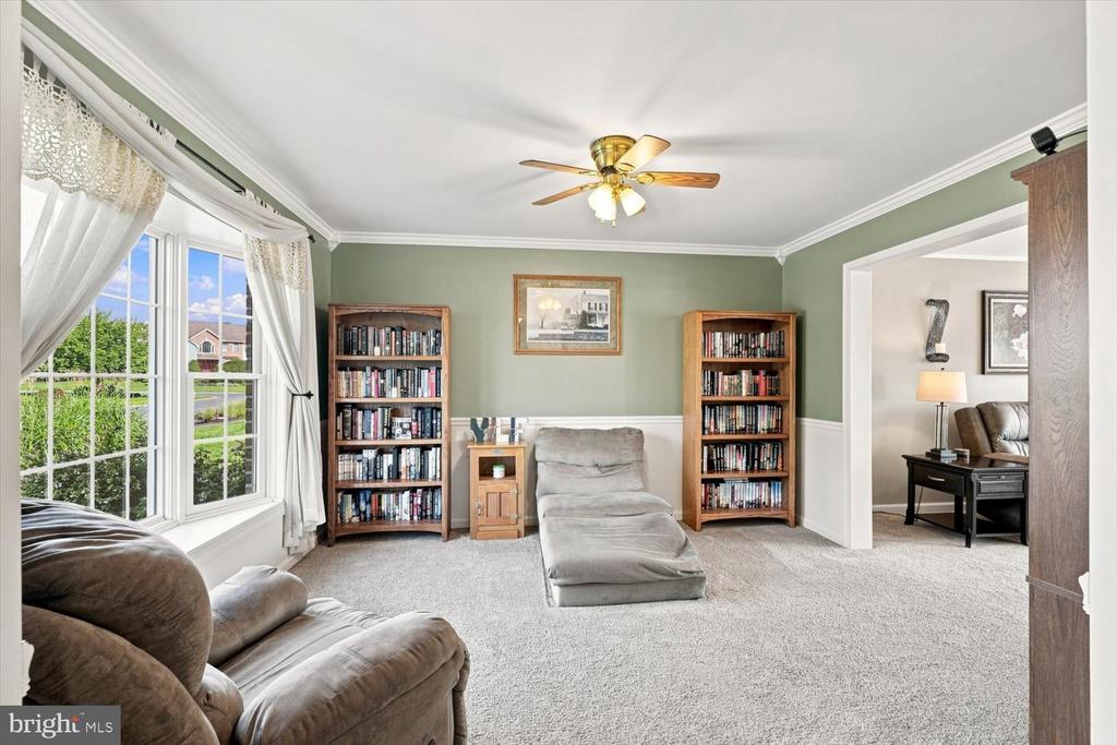 25 LEXINGTON DR