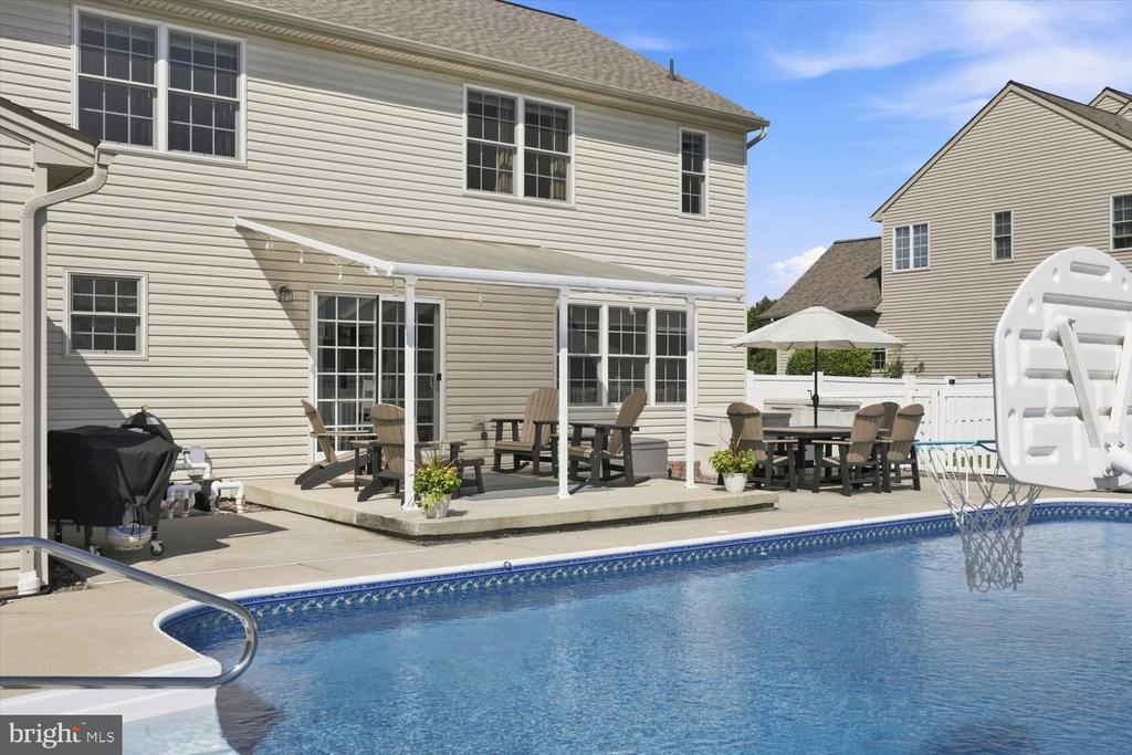 25 LEXINGTON DR