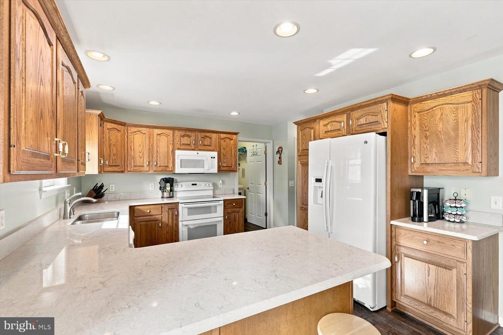 25 LEXINGTON DR