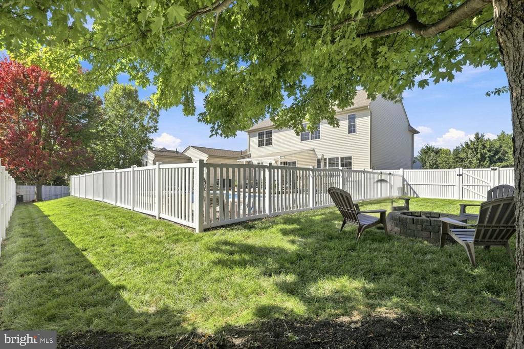 25 LEXINGTON DR