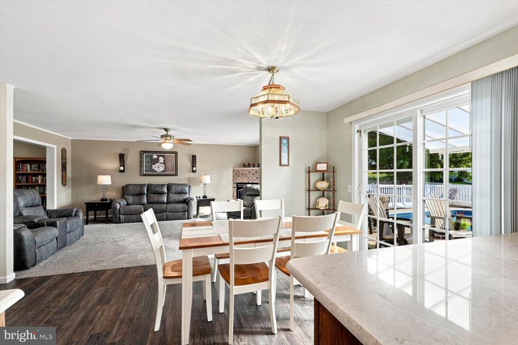 25 LEXINGTON DR