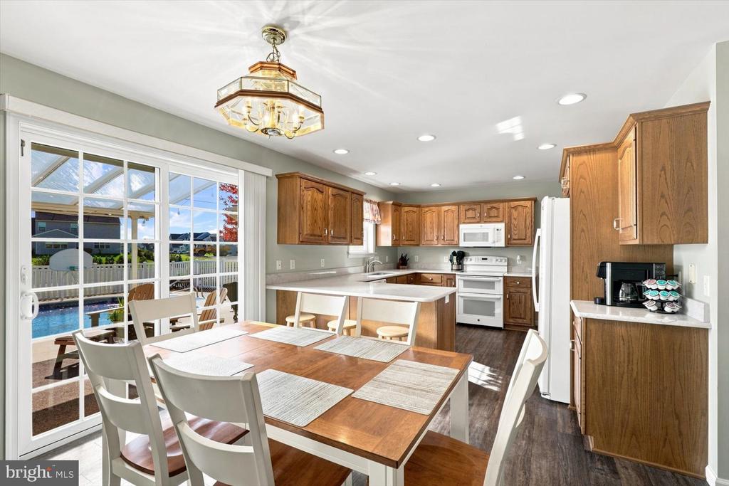 25 LEXINGTON DR