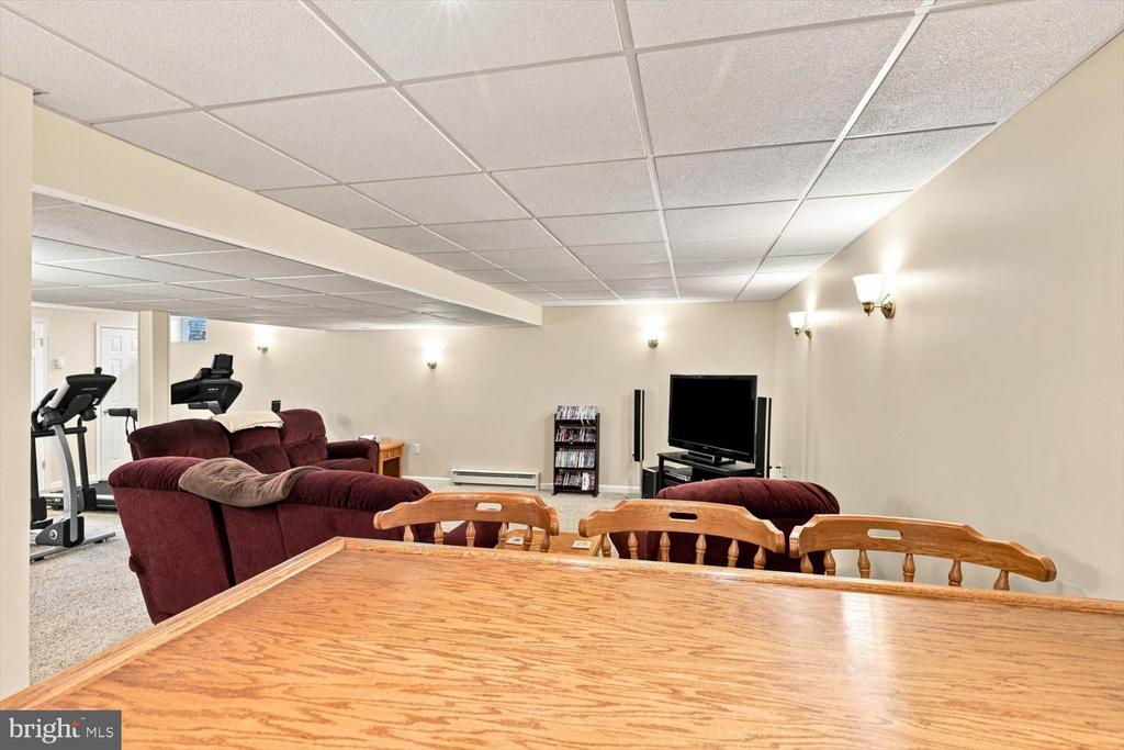 25 LEXINGTON DR