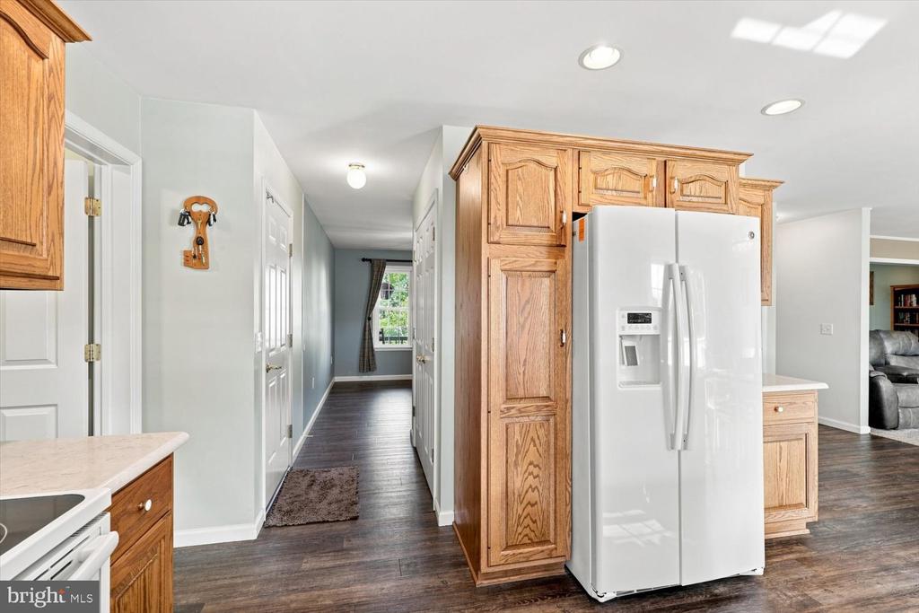 25 LEXINGTON DR