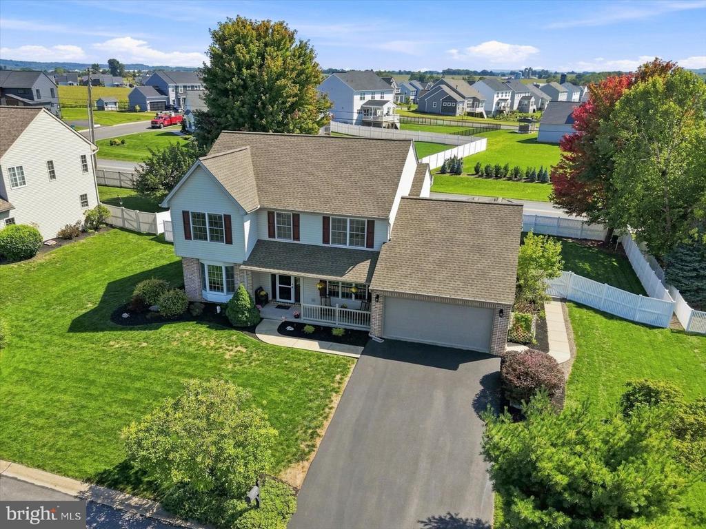25 LEXINGTON DR