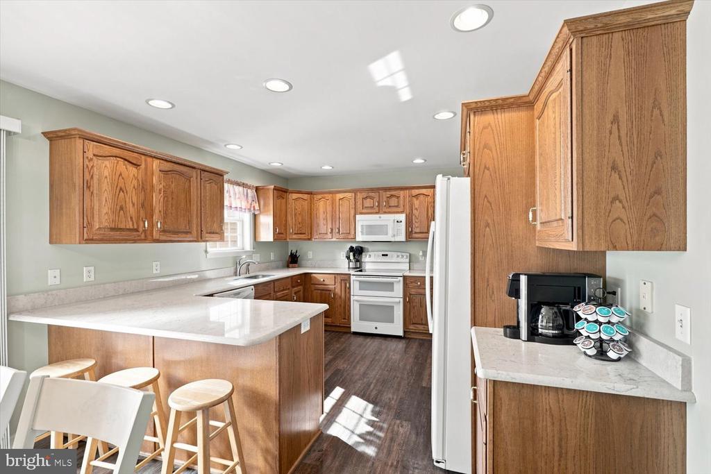 25 LEXINGTON DR