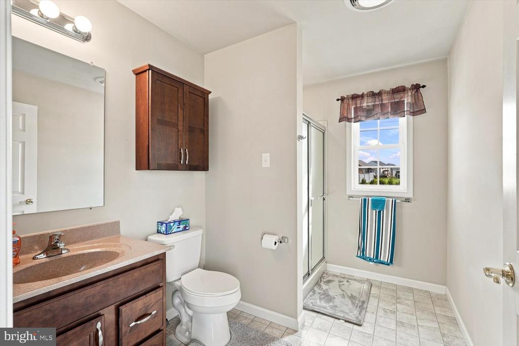 25 LEXINGTON DR