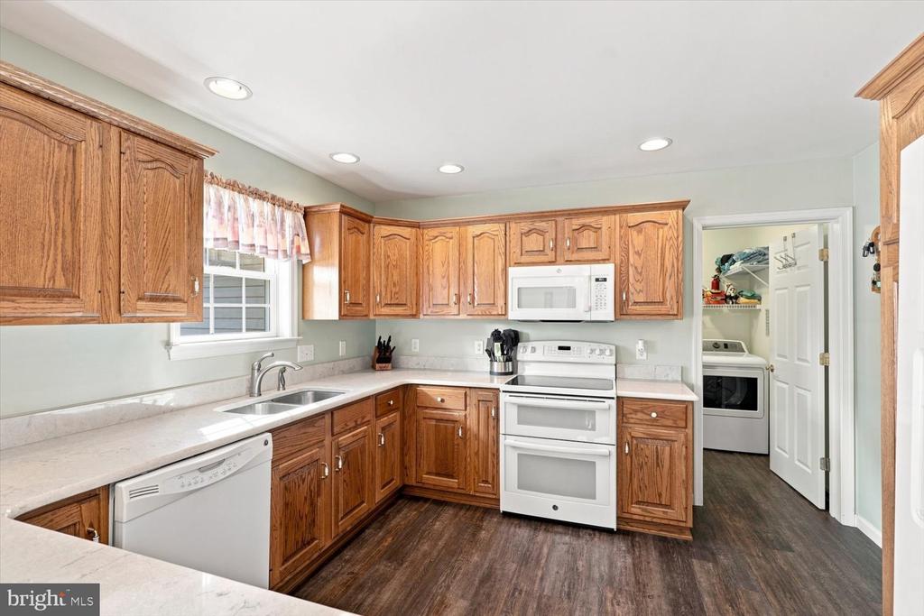 25 LEXINGTON DR