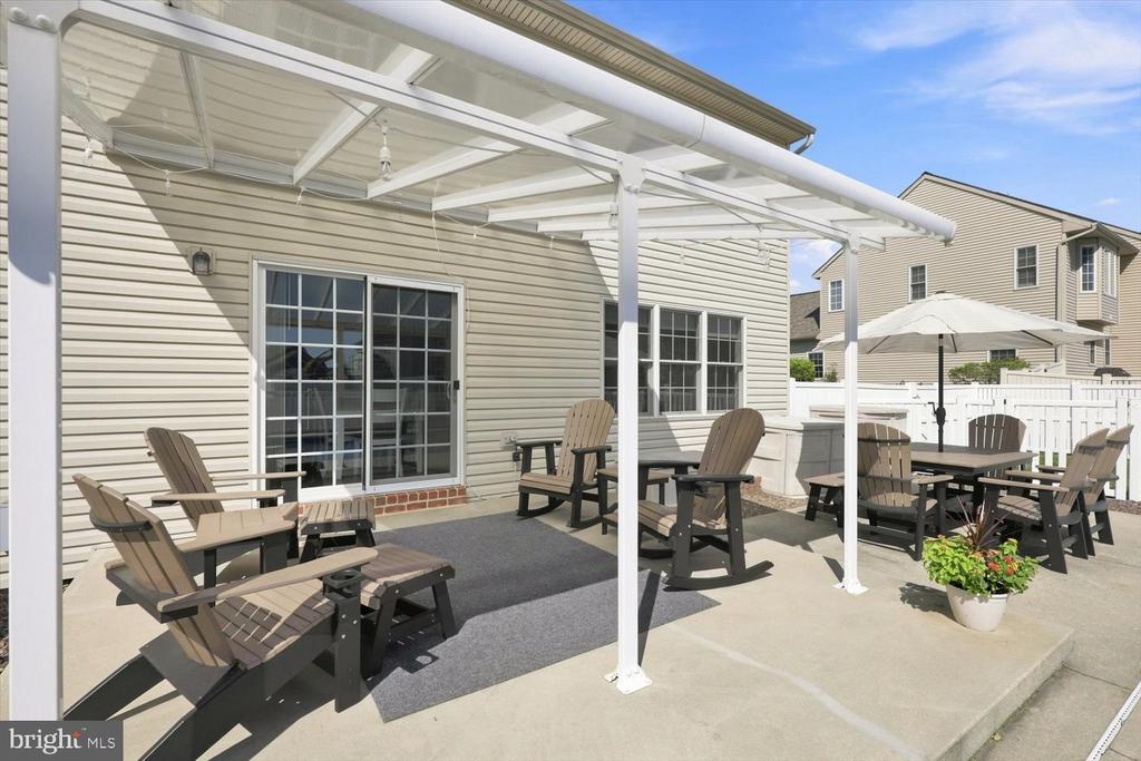 25 LEXINGTON DR