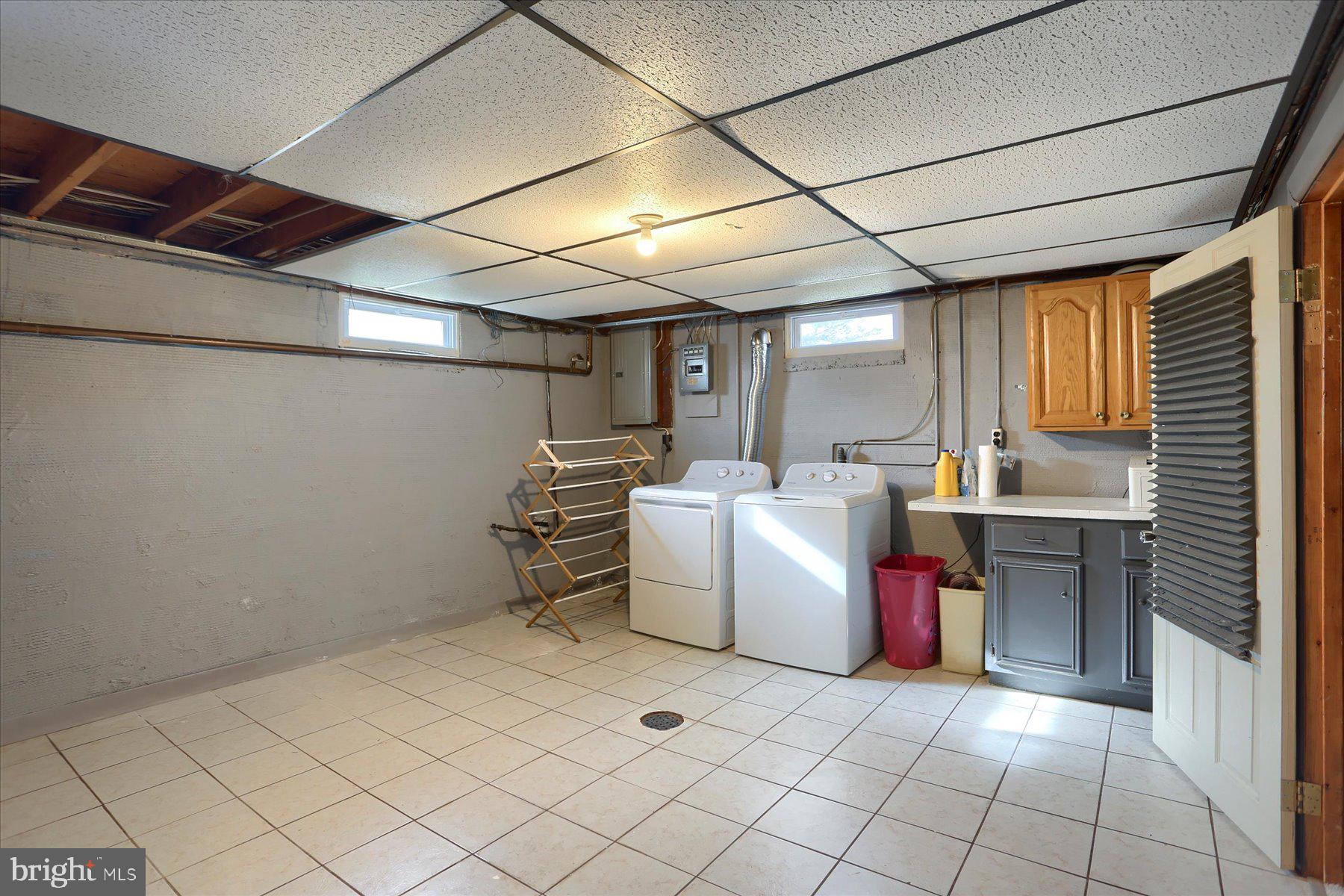 1801 OAKLEY DRIVE