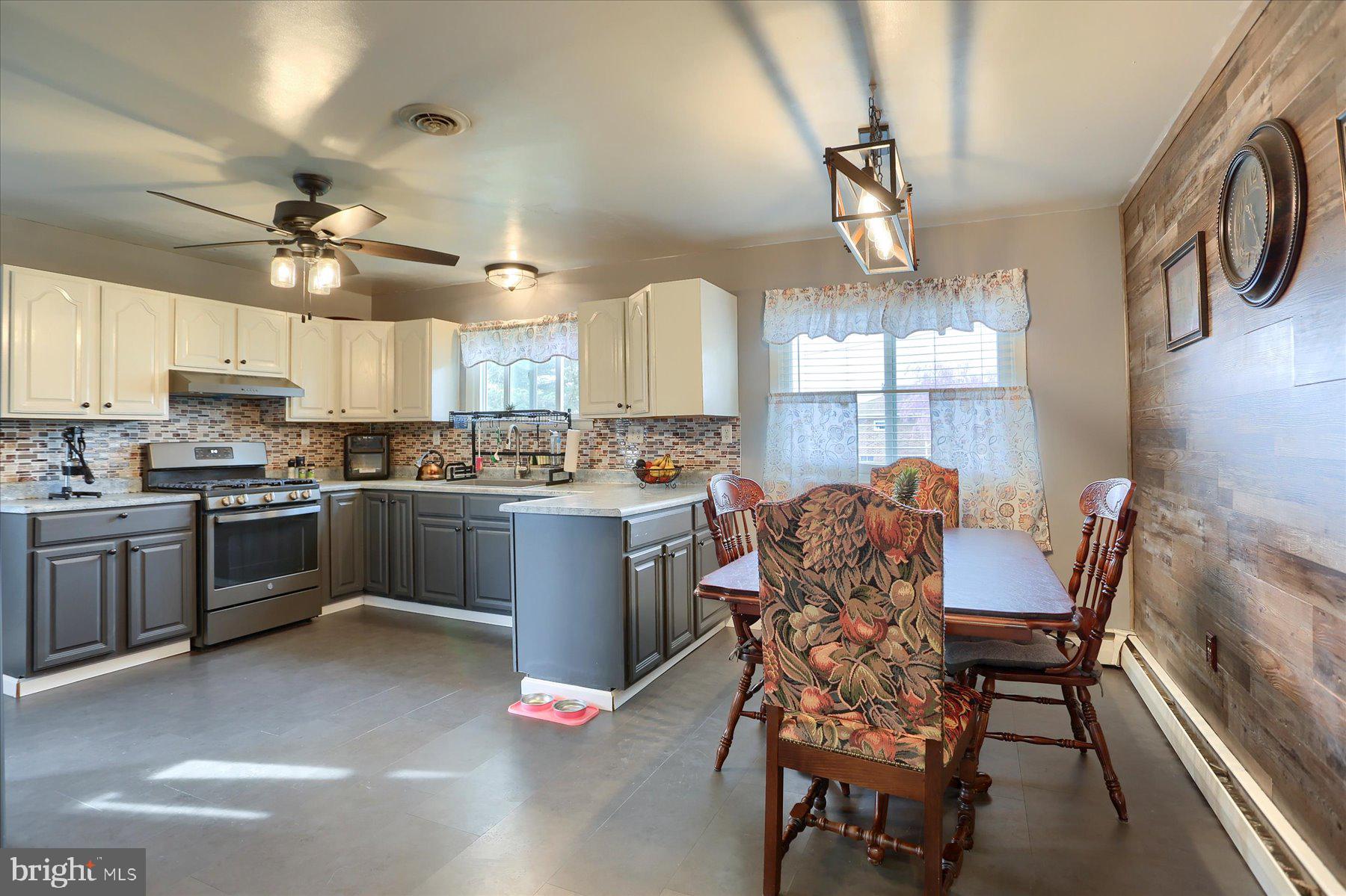 1801 OAKLEY DRIVE