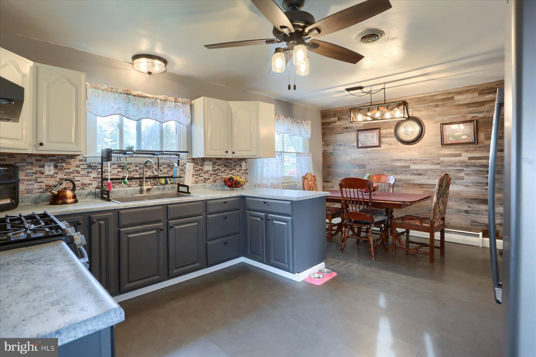 1801 OAKLEY DRIVE