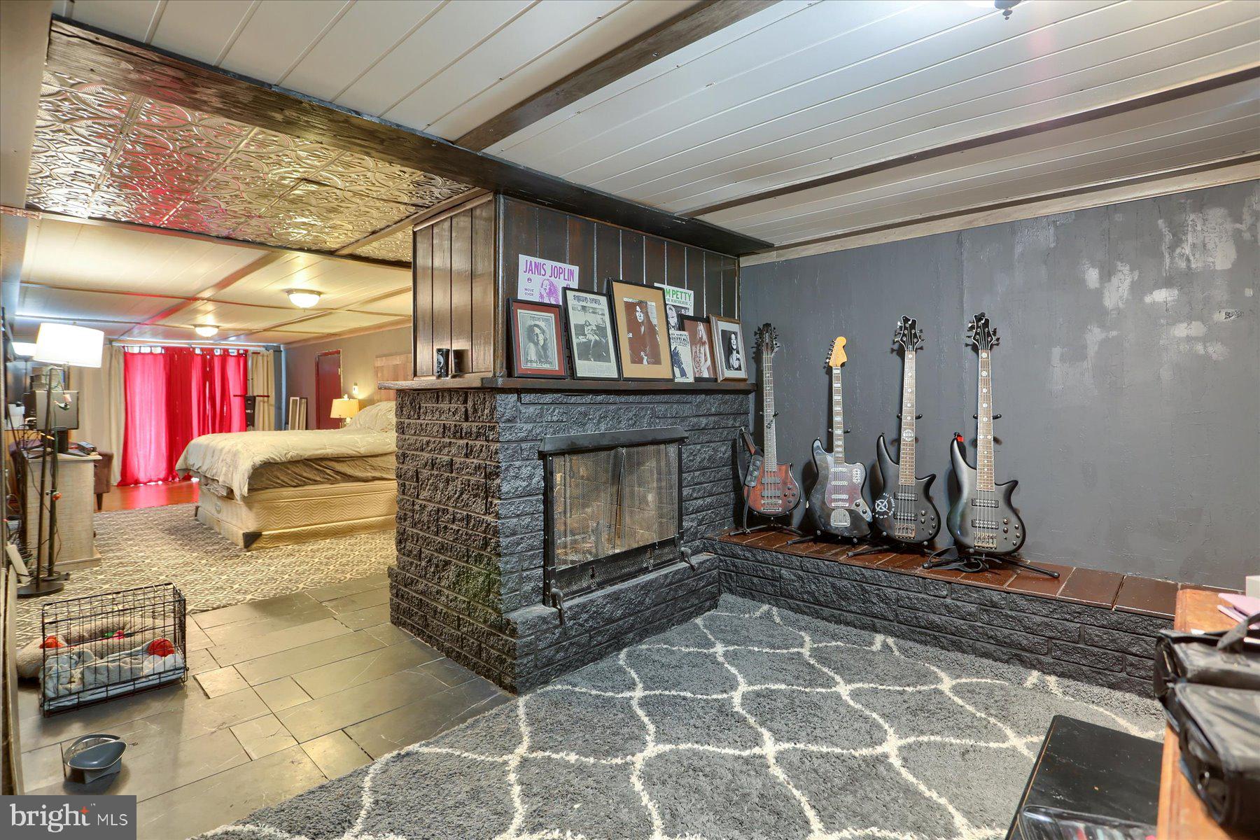 1801 OAKLEY DRIVE