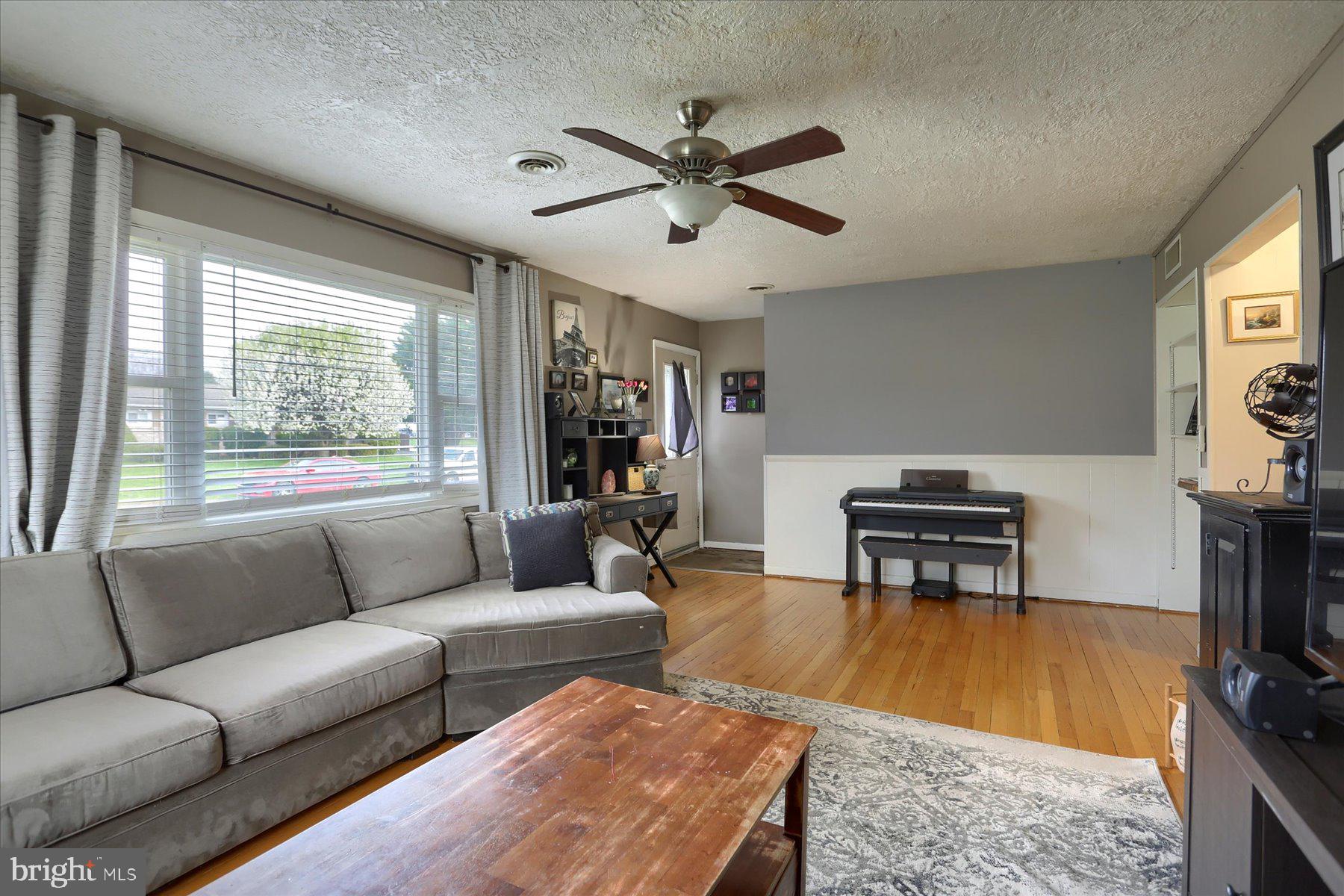 1801 OAKLEY DRIVE