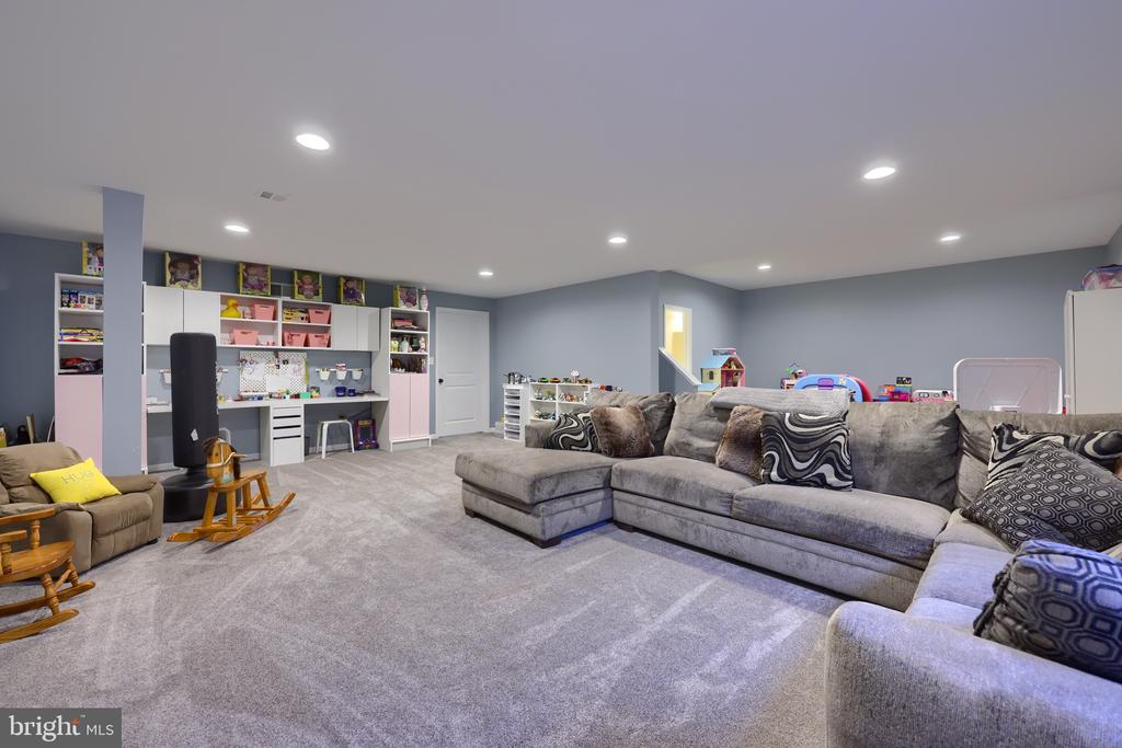3501 FOX POINTE LANE