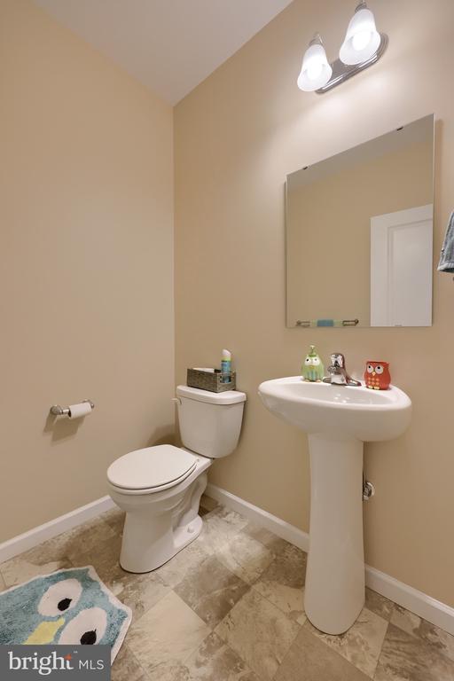 3501 FOX POINTE LANE