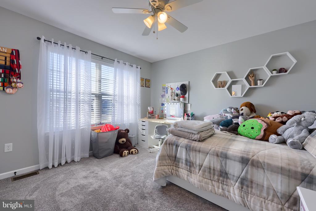 3501 FOX POINTE LANE