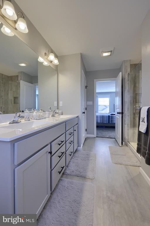3501 FOX POINTE LANE