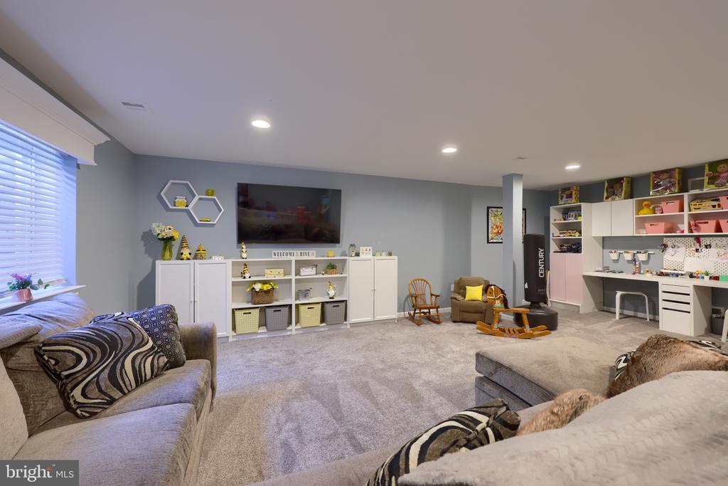 3501 FOX POINTE LANE