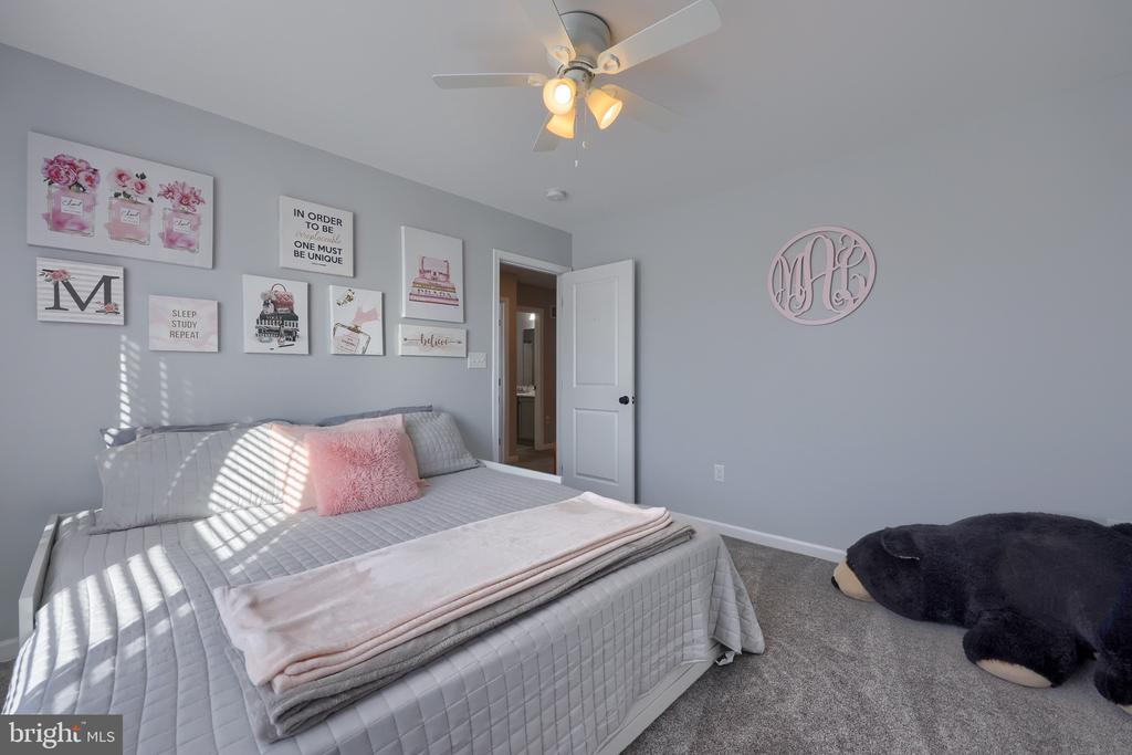 3501 FOX POINTE LANE