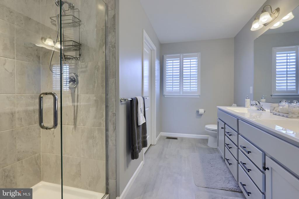 3501 FOX POINTE LANE
